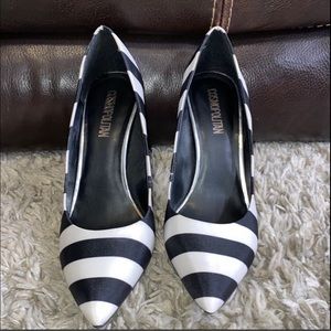 Cosmopolitan size 9 women’s 4 inch heel